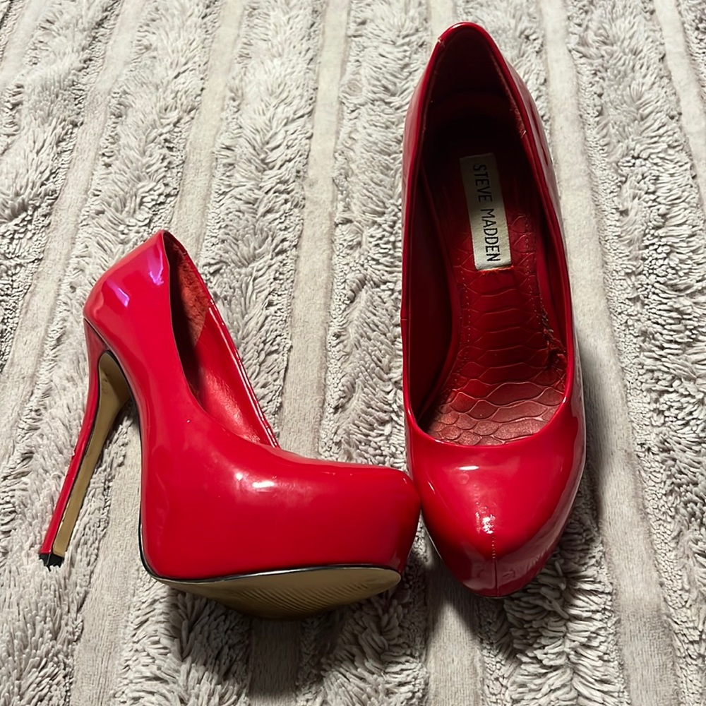 Steve Madden Nala Pumps